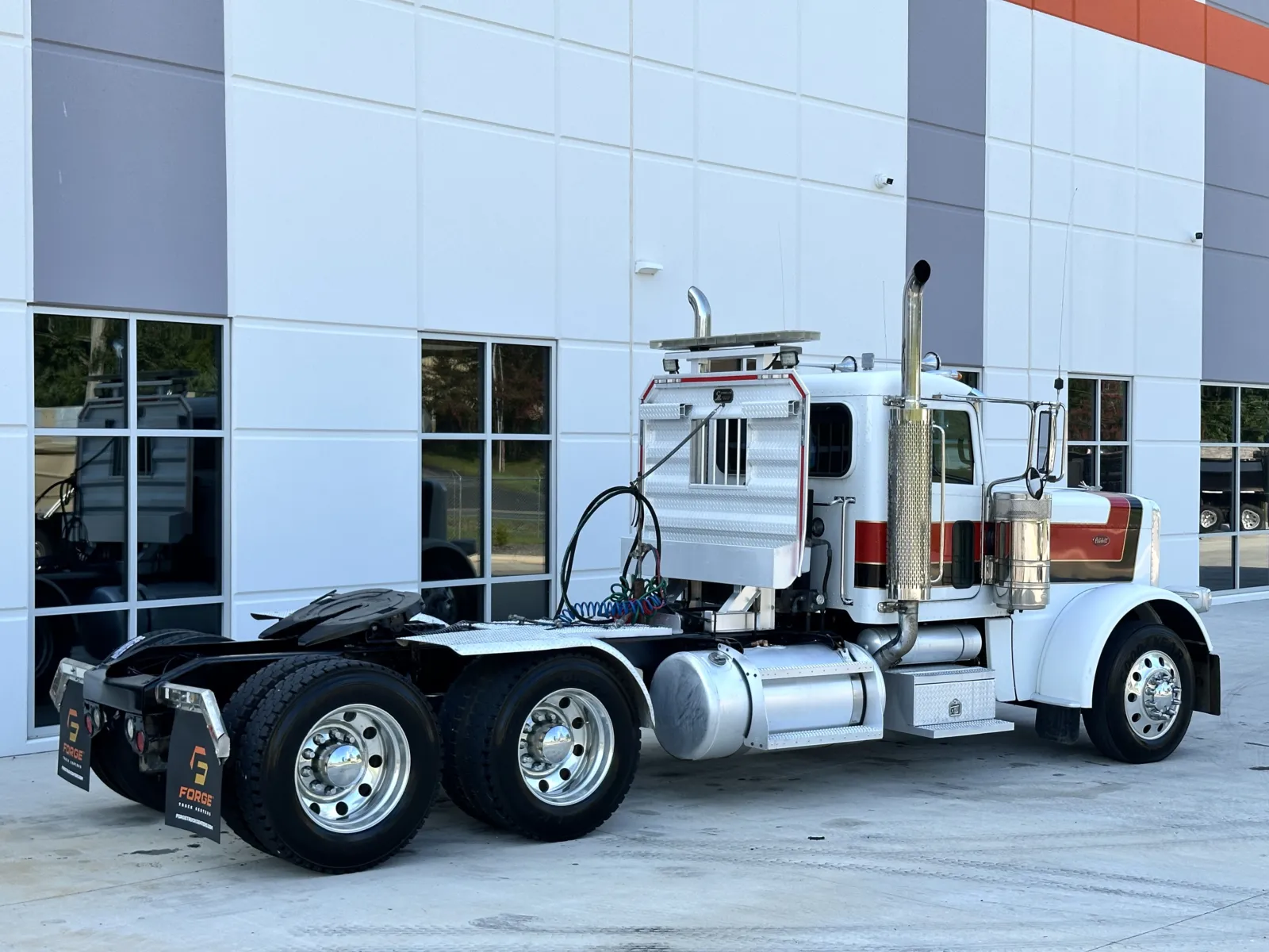 2016 Peterbilt 389 in Greer, SC — photo 5