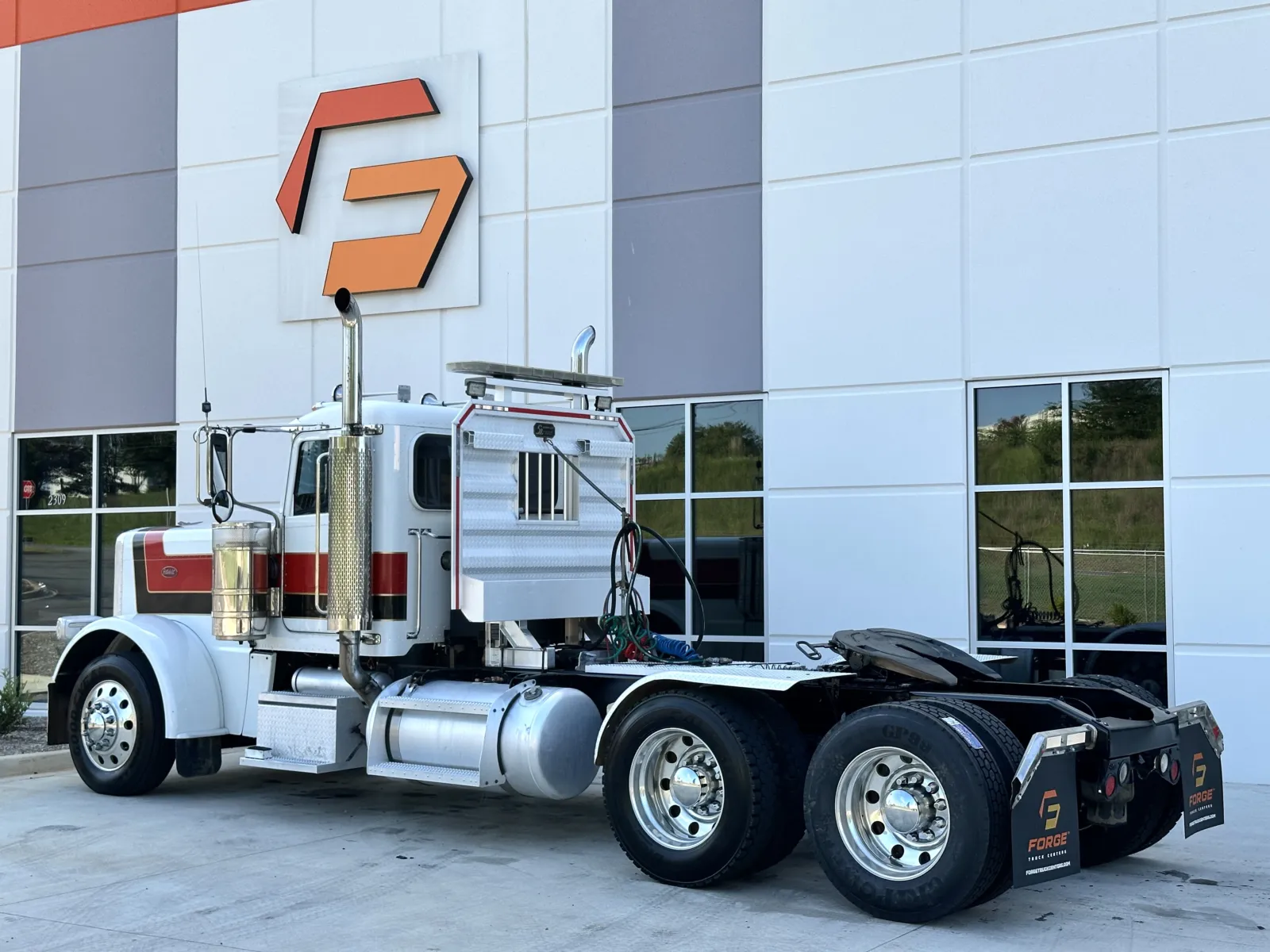 2016 Peterbilt 389 in Greer, SC — photo 6