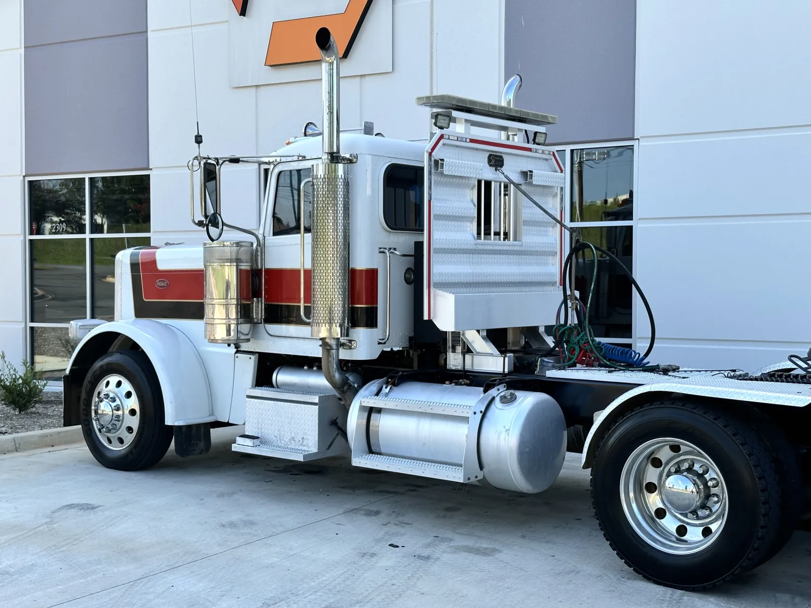 2016 Peterbilt 389 in Greer, SC — photo 8