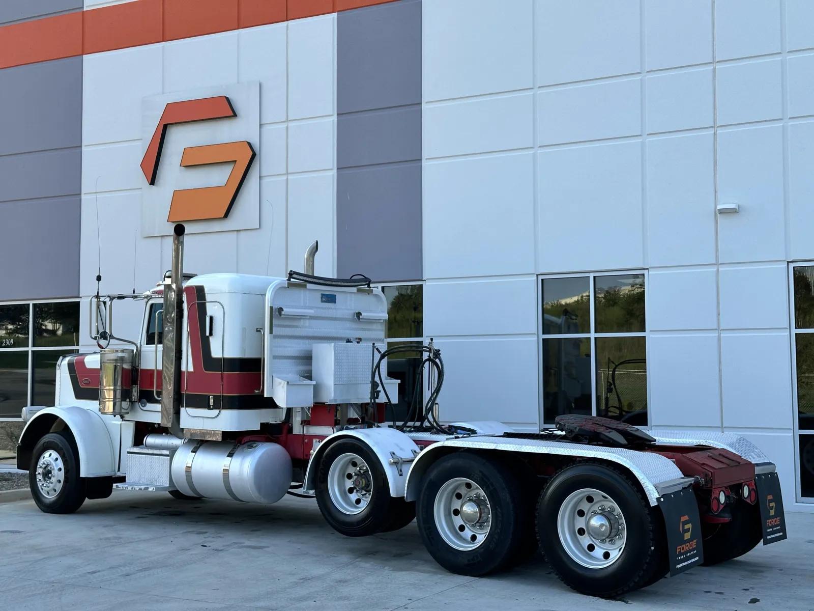 2012 Peterbilt 388 in Greer, SC — photo 6