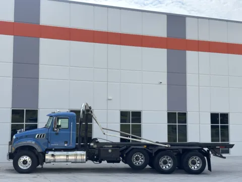 More photos of 2015 MACK GU713 at Forge Truck Centers - South Carolina, SC
