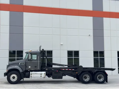 More photos of 2017 MACK GU713 at Forge Truck Centers - South Carolina, SC
