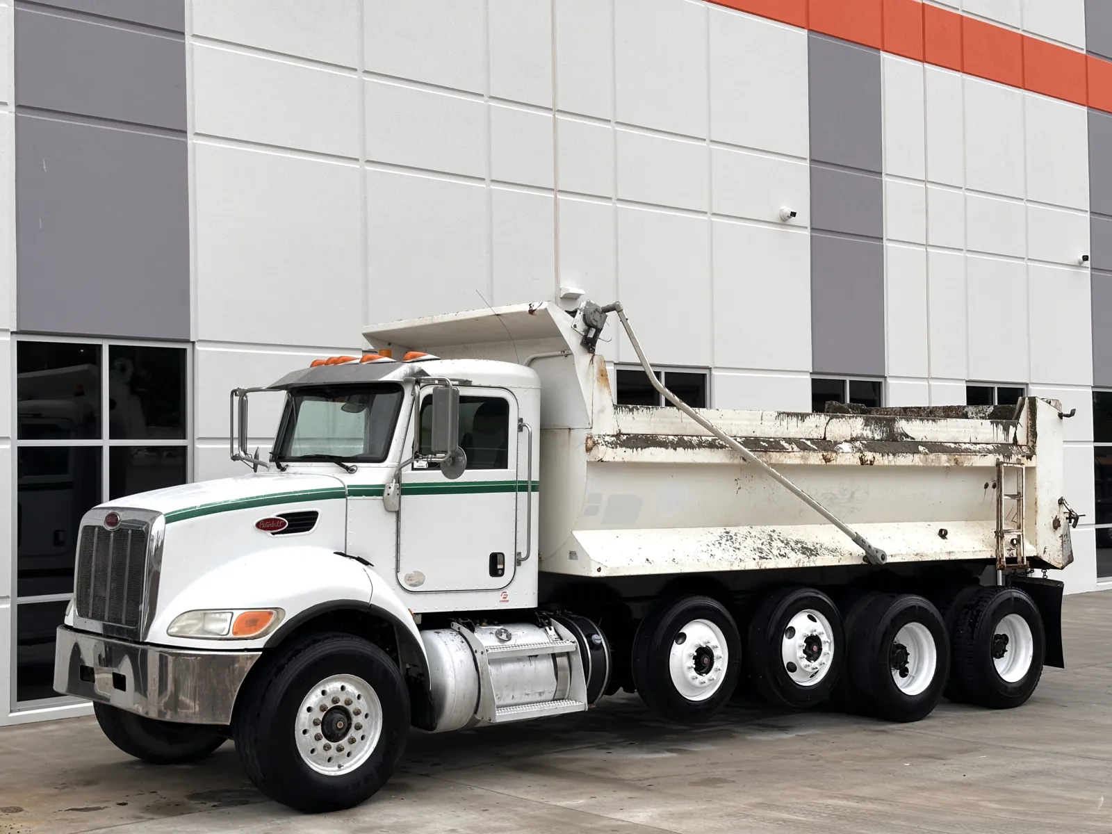 2015 Peterbilt 348 in Greer, SC — photo 3