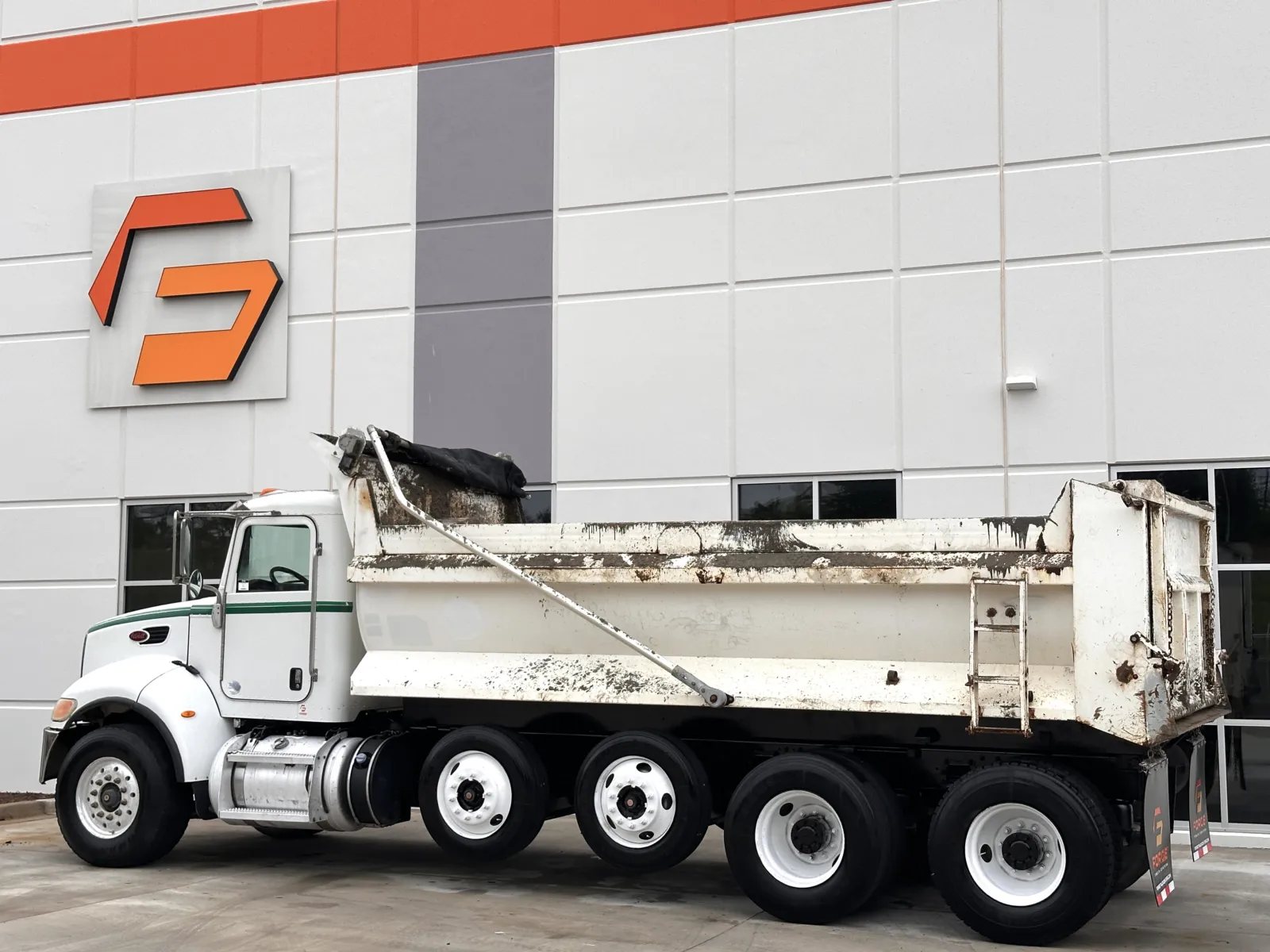 2015 Peterbilt 348 in Greer, SC — photo 7