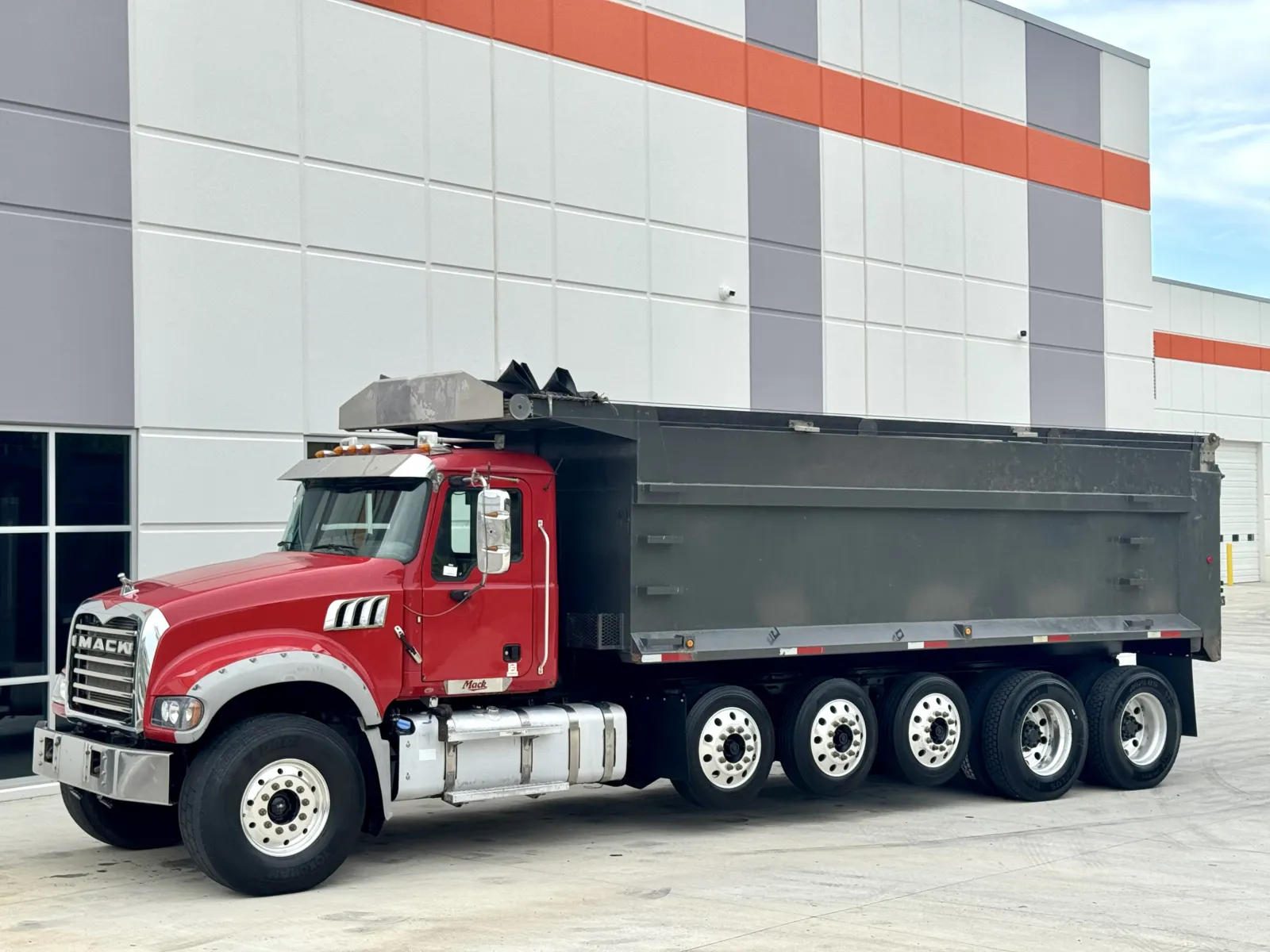 2015 Mack Granite in Greer, SC — photo 3