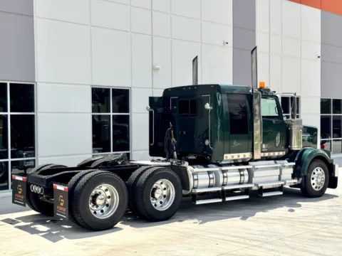 More photos of 2019 WESTERN STAR 4900 at Forge Truck Centers - South Carolina, SC