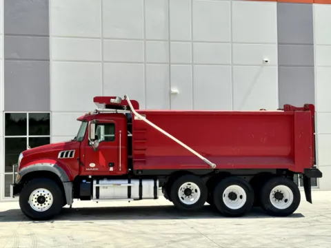 More photos of 2018 MACK GU713 at Forge Truck Centers - South Carolina, SC