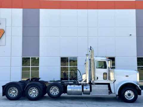 Another view of 2014 PETERBILT 388 for sale in Greer, SC at Forge Truck Centers - South Carolina