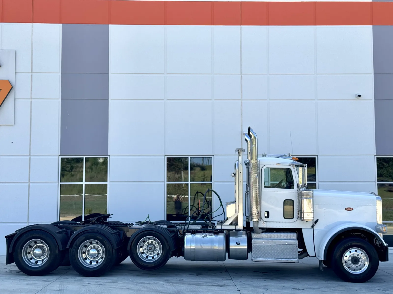 2014 Peterbilt 388 in Greer, SC — photo 3