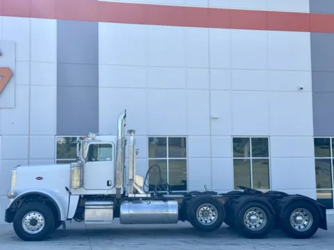 More photos of 2014 PETERBILT 388 at Forge Truck Centers - South Carolina, SC