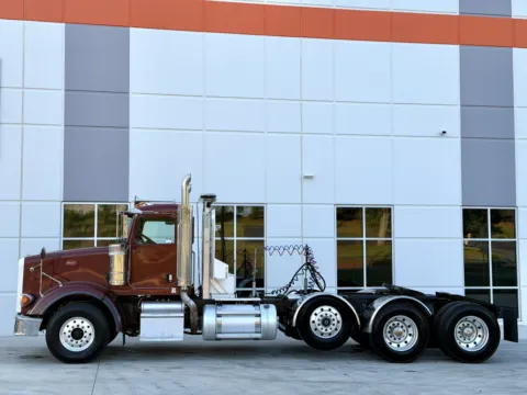 More photos of 2008 PETERBILT 367 at Forge Truck Centers - South Carolina, SC