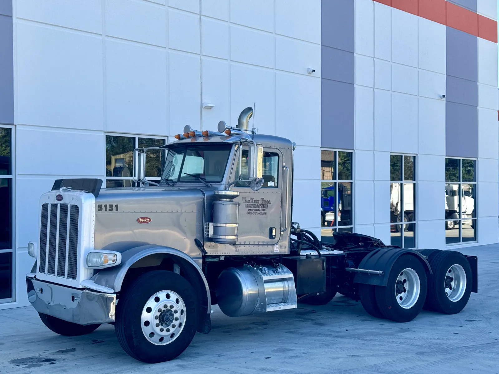 2011 Peterbilt 388 in Greer, SC — photo 2