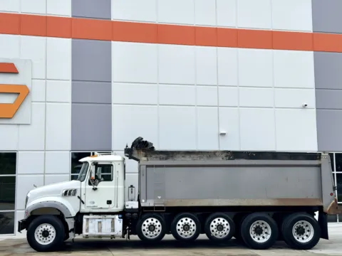More photos of 2014 MACK GU713 at Forge Truck Centers - South Carolina, SC