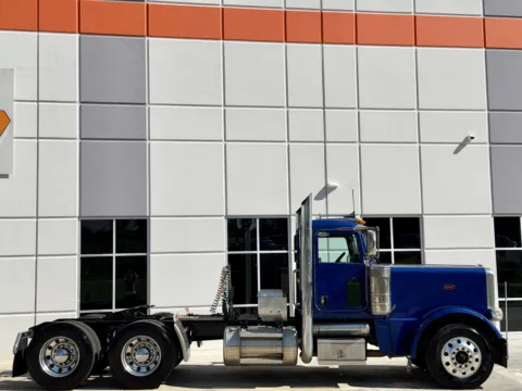 Another view of 2018 PETERBILT 389 for sale in Greer, SC at Forge Truck Centers - South Carolina