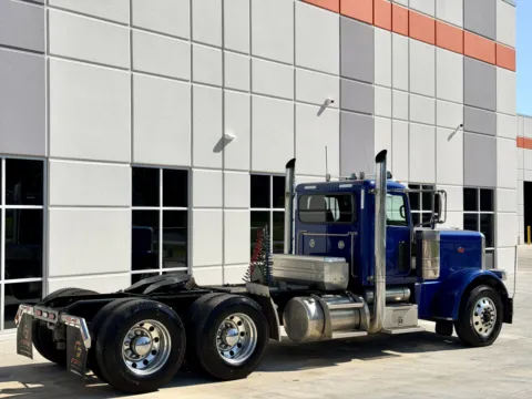 More photos of 2018 PETERBILT 389 at Forge Truck Centers - South Carolina, SC