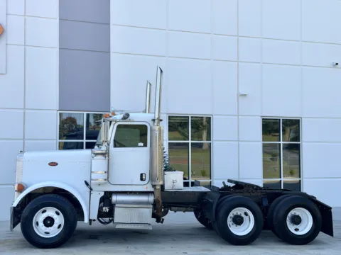 More photos of 2006 PETERBILT 379 at Forge Truck Centers - South Carolina, SC