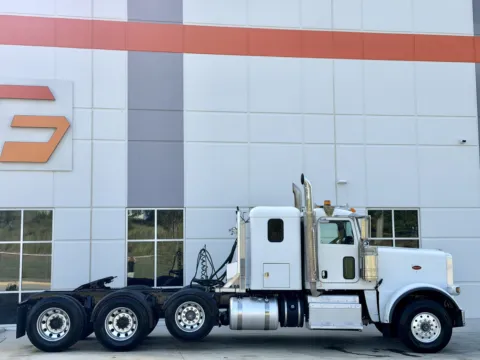 Another view of 2014 PETERBILT 388 for sale in Greer, SC at Forge Truck Centers - South Carolina