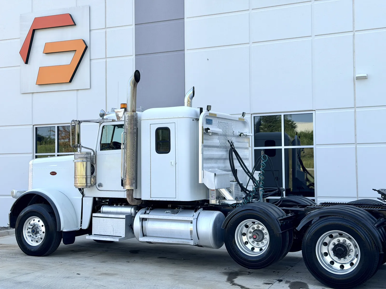 2014 Peterbilt 388 in Greer, SC — photo 8