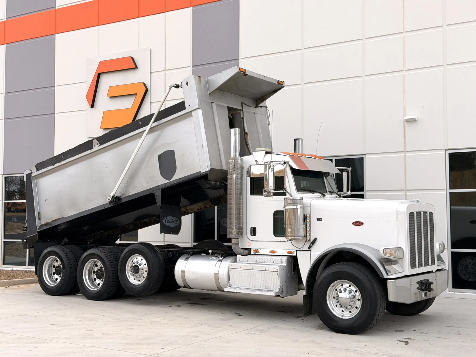 2011 PETERBILT 388 for sale in Greer, SC