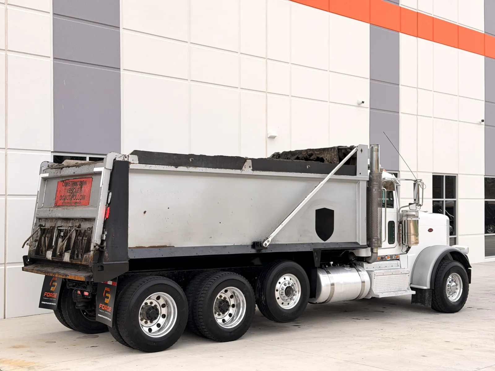 2011 Peterbilt 388 in Greer, SC — photo 6