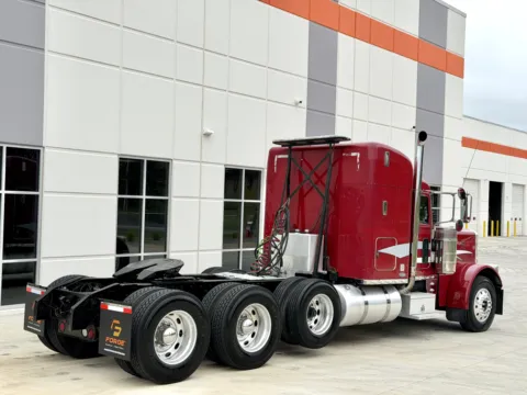 More photos of 2007 PETERBILT 379 at Forge Truck Centers - South Carolina, SC