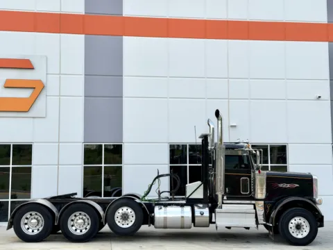 Another view of 2020 PETERBILT 389 for sale in Greer, SC at Forge Truck Centers - South Carolina