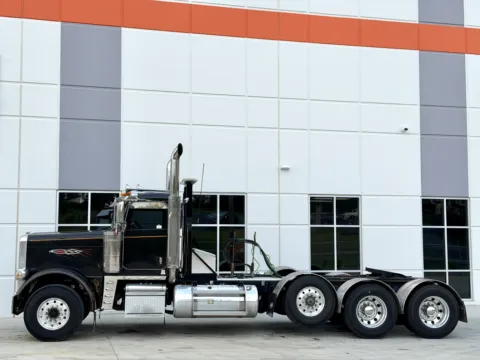 More photos of 2020 PETERBILT 389 at Forge Truck Centers - South Carolina, SC