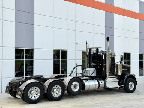 More photos of 2020 PETERBILT 389 at Forge Truck Centers - South Carolina, SC