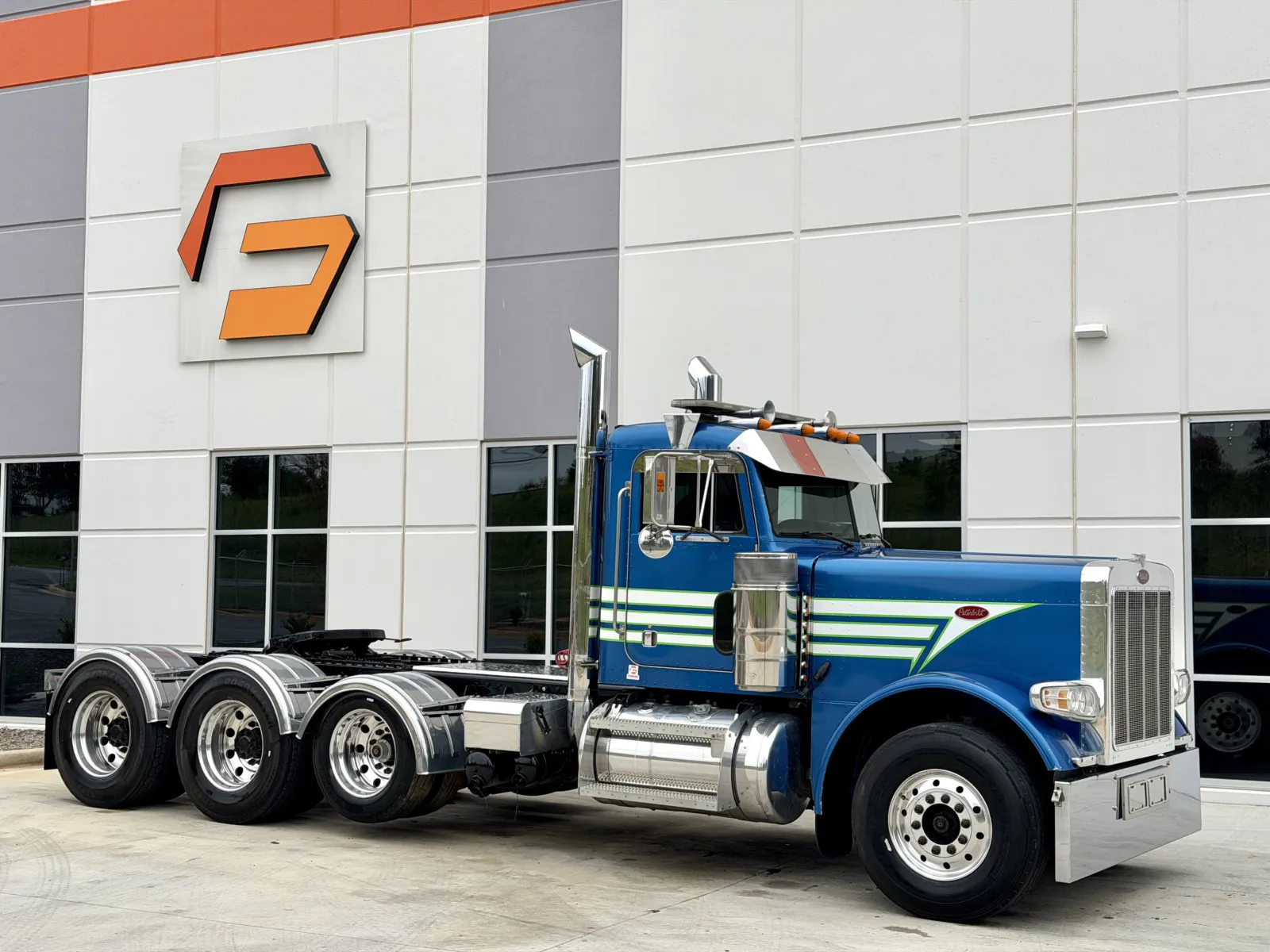 2001 PETERBILT 379 for sale in Greer, SC