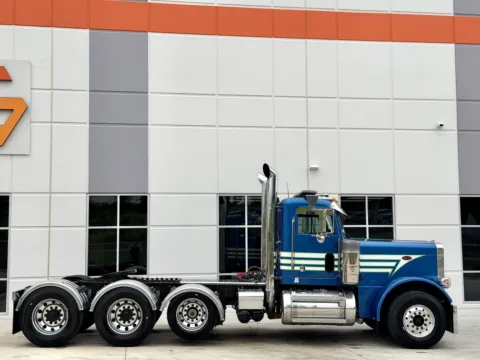 Another view of 2001 PETERBILT 379 for sale in Greer, SC at Forge Truck Centers - South Carolina