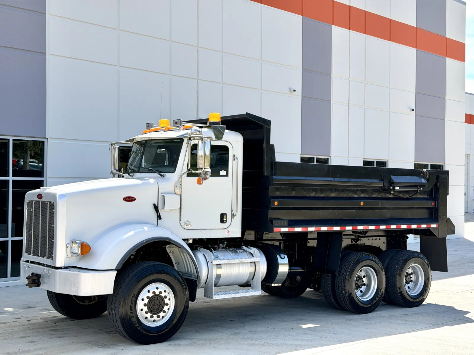 2015 Peterbilt 365 in Greer, SC — photo 3
