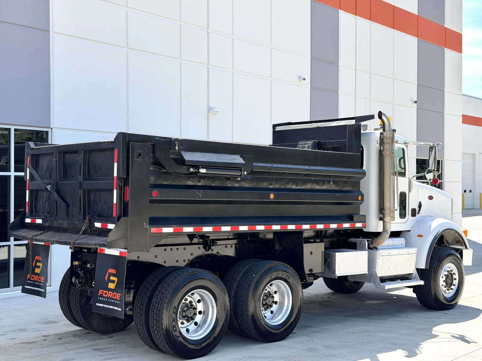 2015 Peterbilt 365 in Greer, SC — photo 6