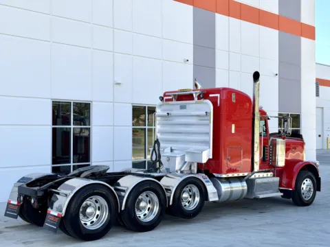 More photos of 2016 PETERBILT 389 at Forge Truck Centers - South Carolina, SC