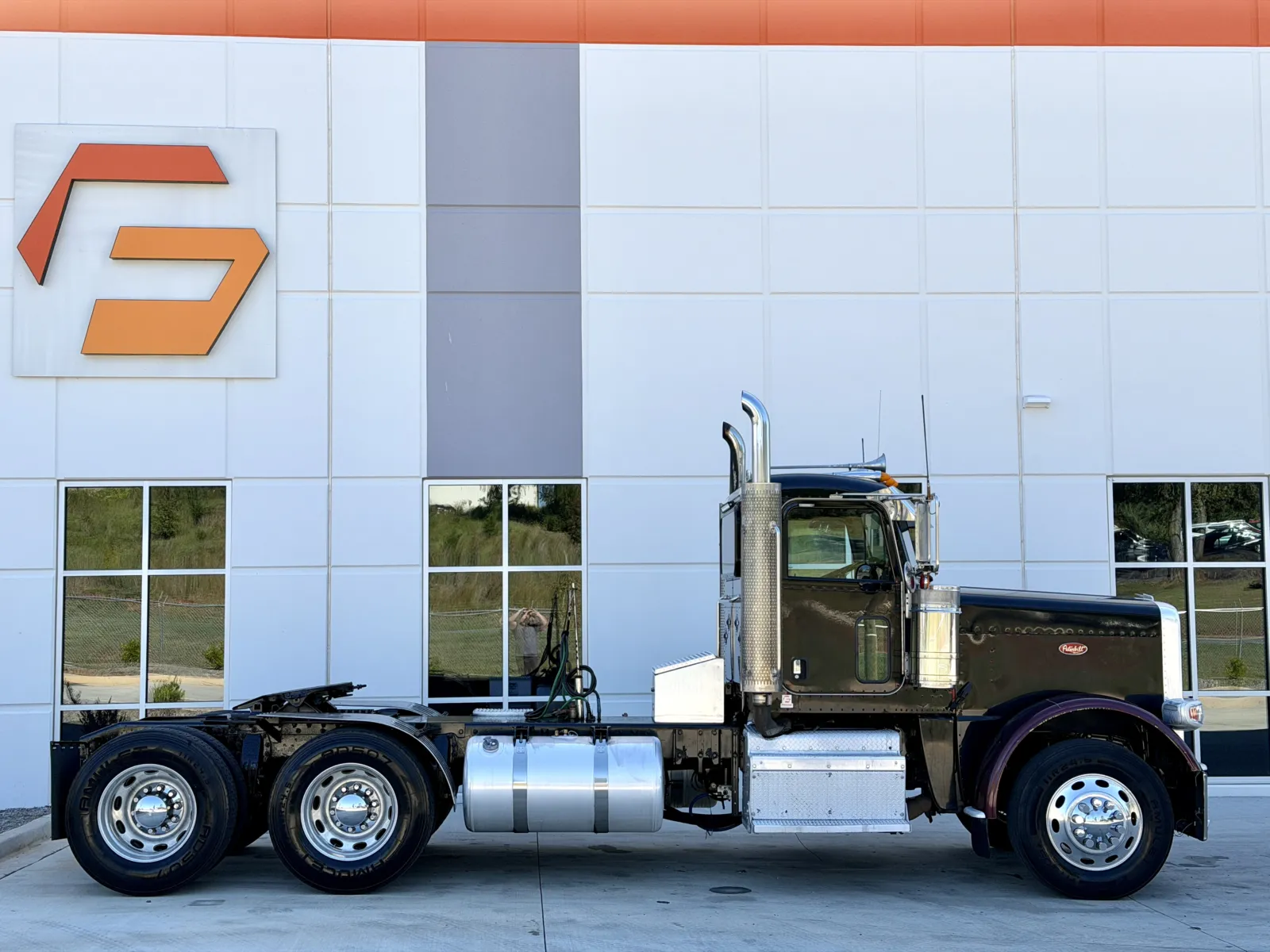 2011 Peterbilt 388 in Greer, SC — photo 3