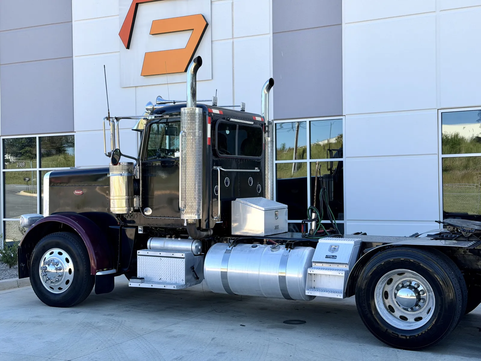 2011 Peterbilt 388 in Greer, SC — photo 8