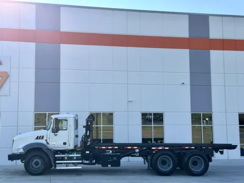 More photos of 2018 MACK GU813 at Forge Truck Centers - South Carolina, SC