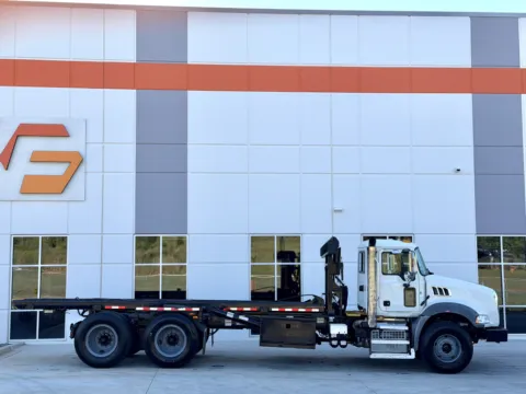 More photos of 2018 MACK GU813 at Forge Truck Centers - South Carolina, SC