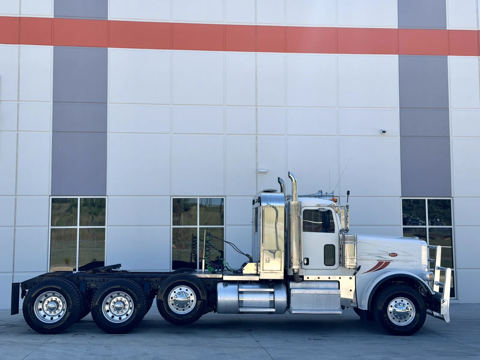 2013 Peterbilt 388 in Greer, SC — photo 3