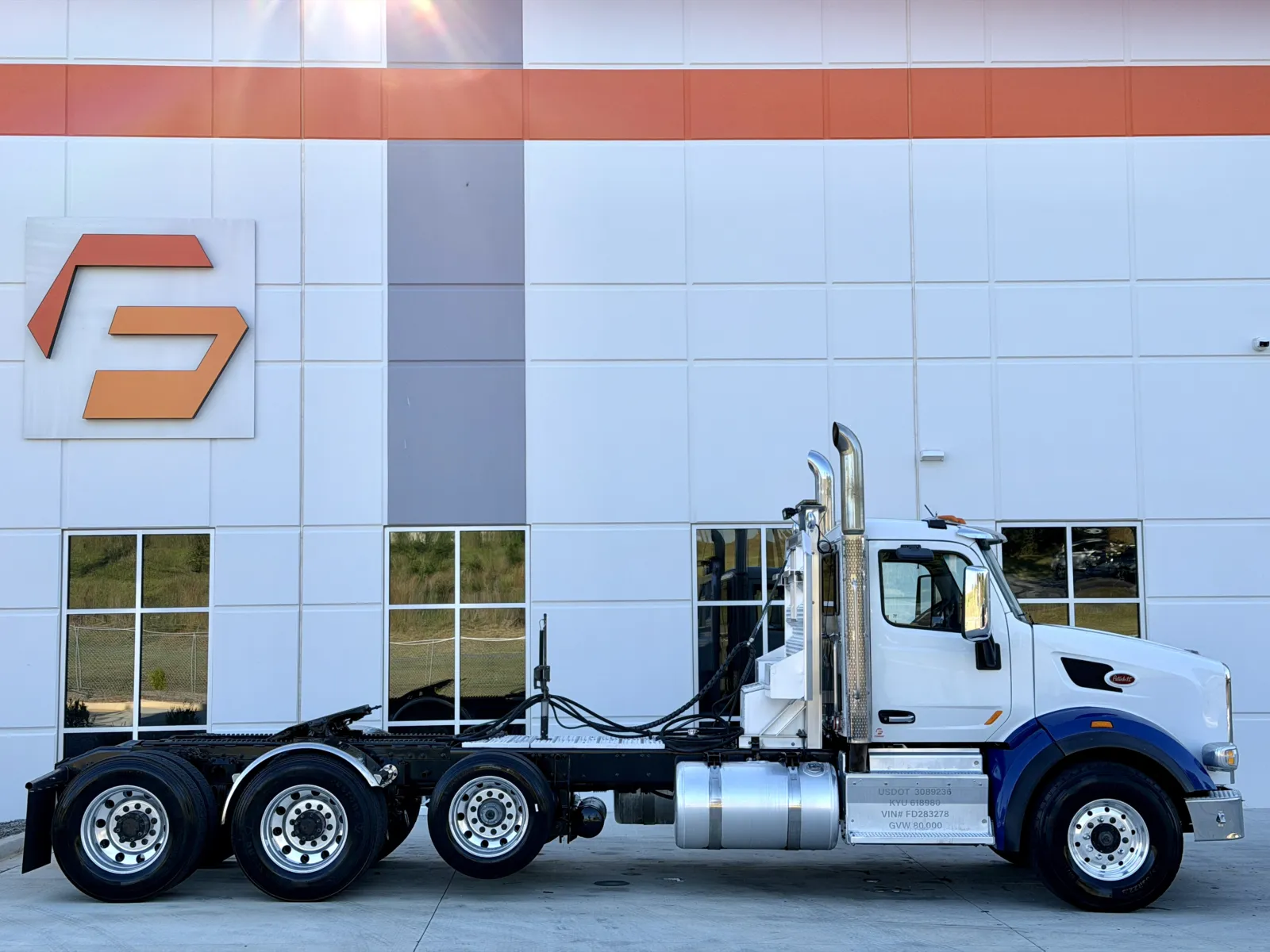 2015 Peterbilt 567 in Greer, SC — photo 3