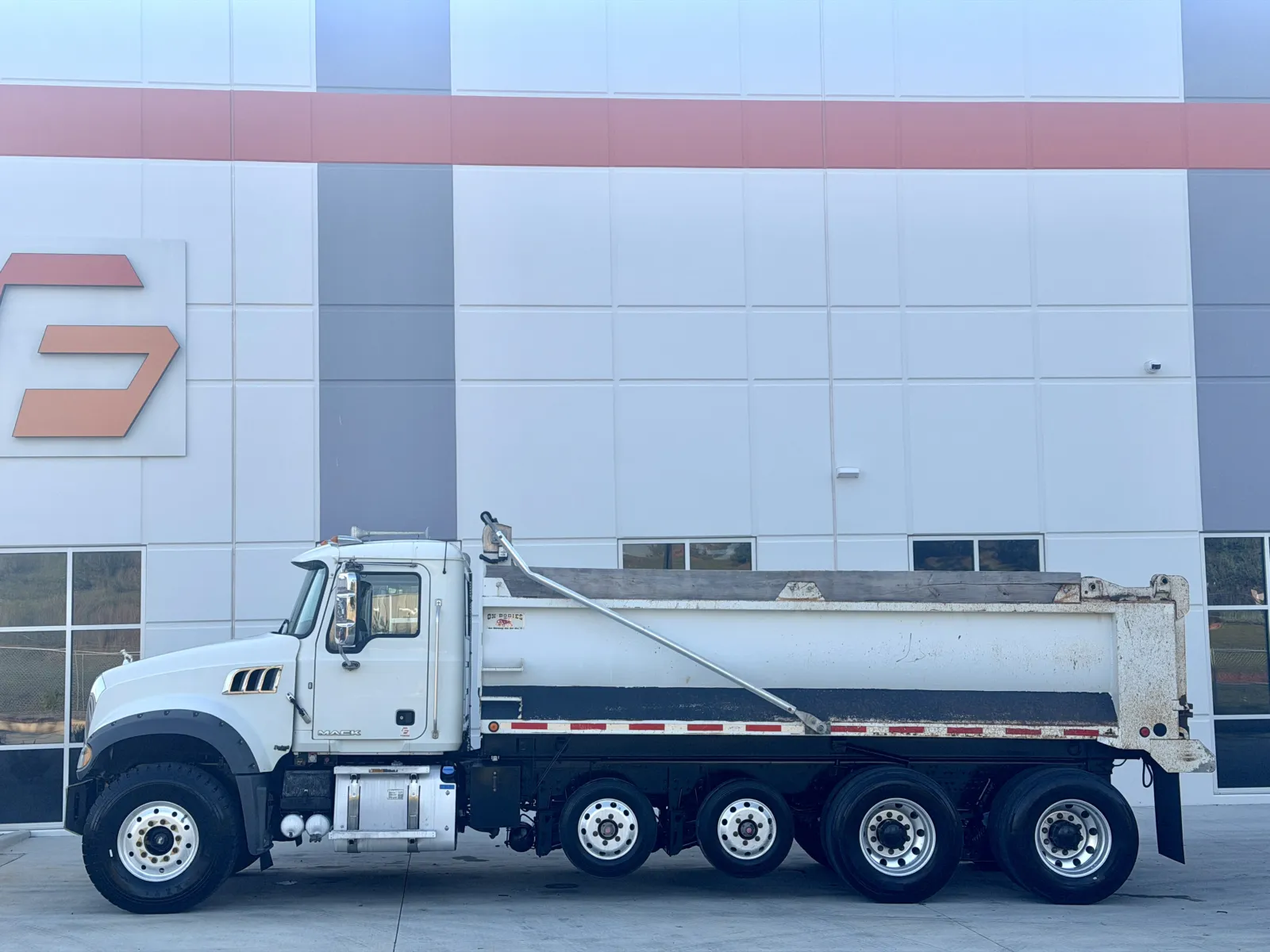 2017 Mack Granite in Greer, SC — photo 4