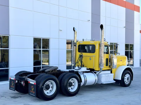 More photos of 2016 PETERBILT 389 at Forge Truck Centers - South Carolina, SC