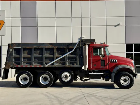 More photos of 2009 MACK GU713 at Forge Truck Centers - South Carolina, SC