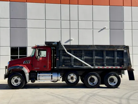 More photos of 2009 MACK GU713 at Forge Truck Centers - South Carolina, SC