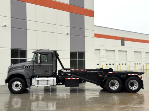 More photos of 2017 MACK GU713 at Forge Truck Centers - South Carolina, SC