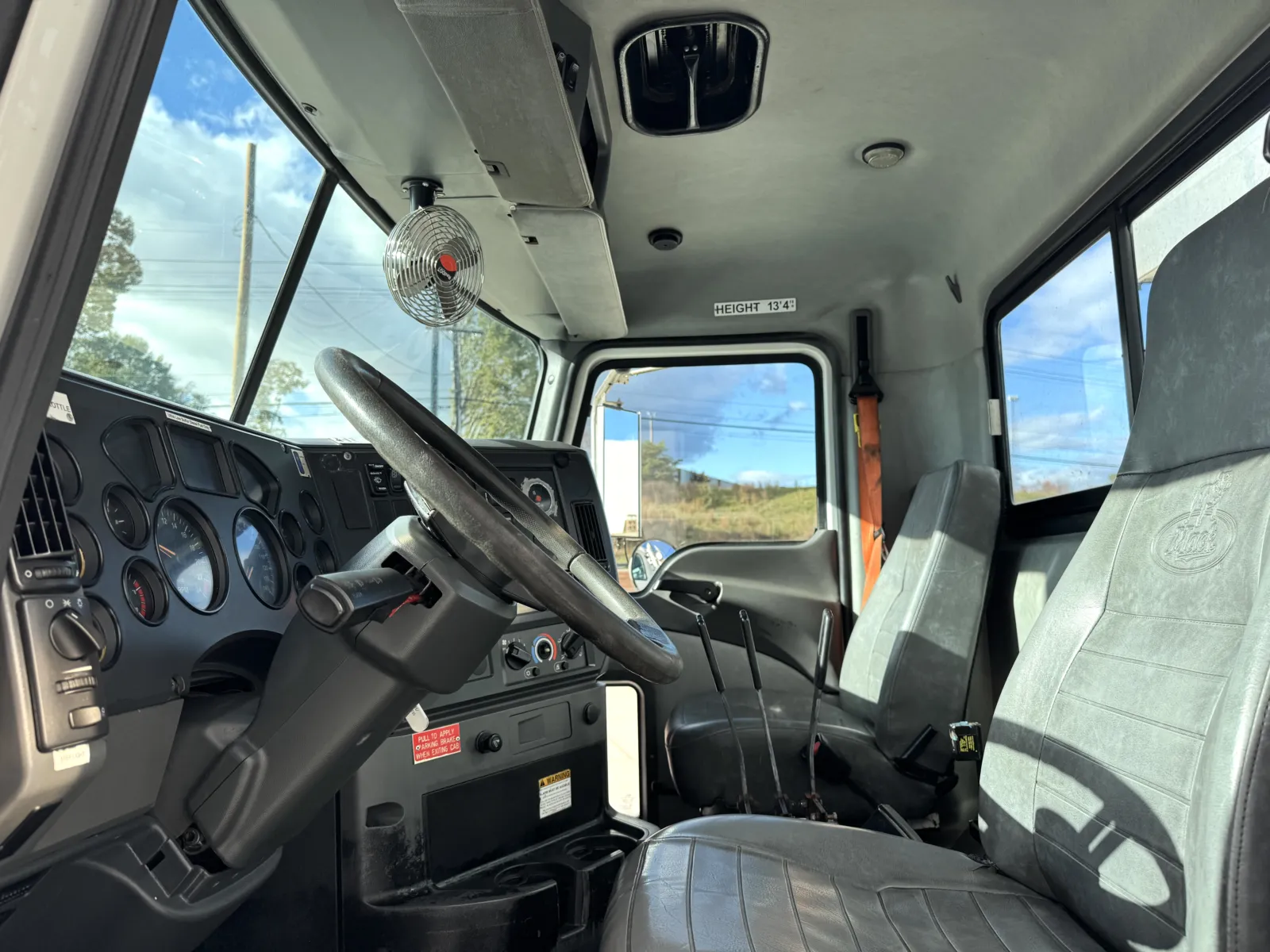 2016 Mack - image 14