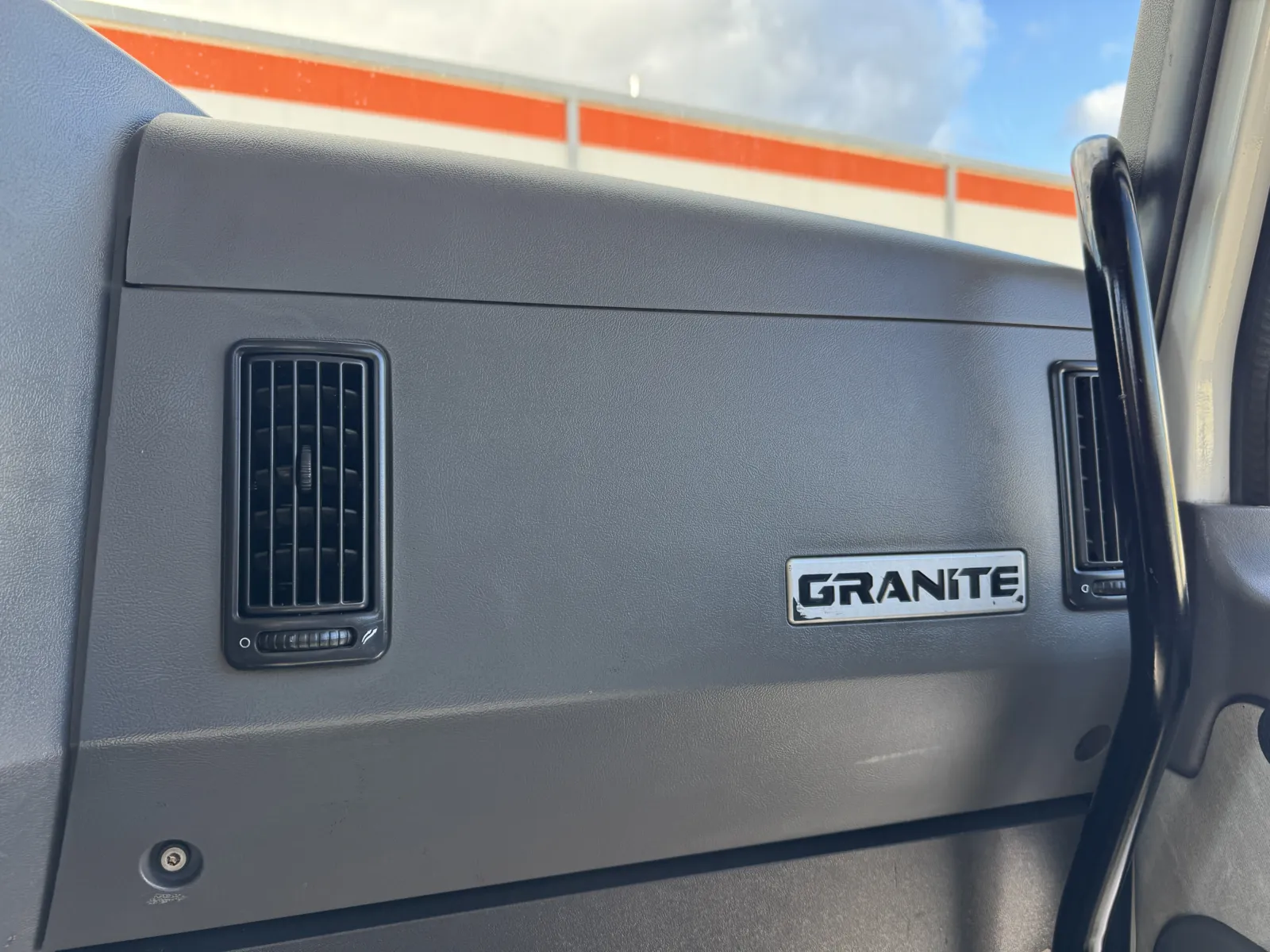 2016 Mack - image 18