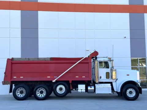 More photos of 2014 PETERBILT 388 at Forge Truck Centers - South Carolina, SC