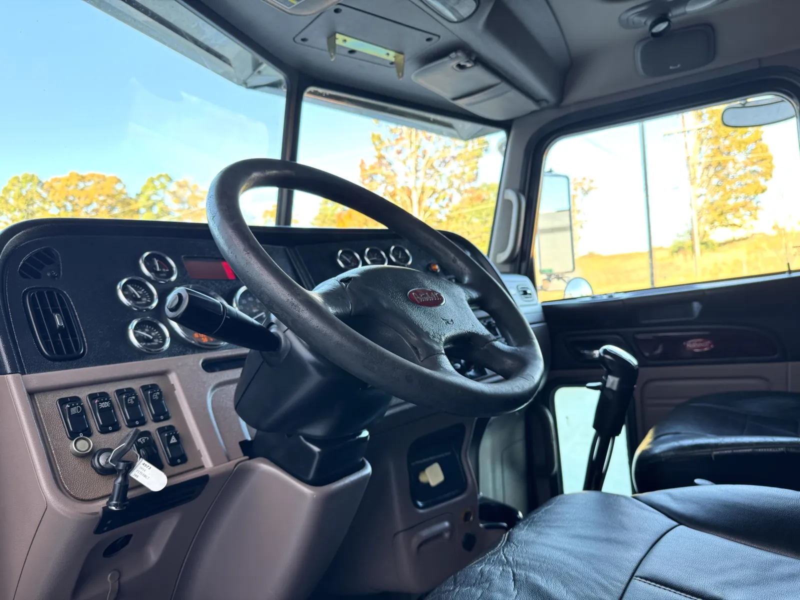 2014 Peterbilt - image 16