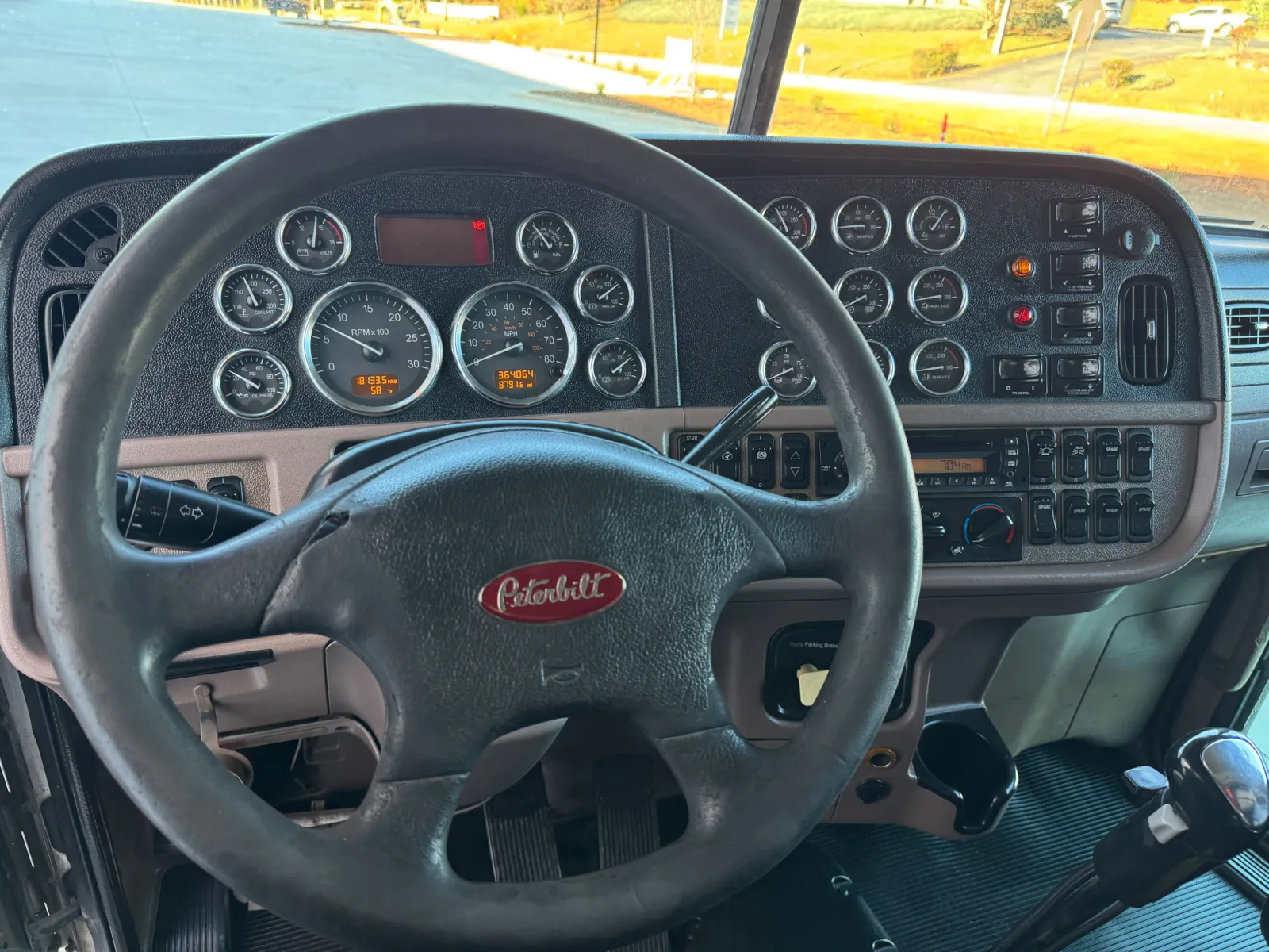 2014 Peterbilt - image 17