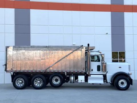 More photos of 2020 PETERBILT 389 at Forge Truck Centers - South Carolina, SC